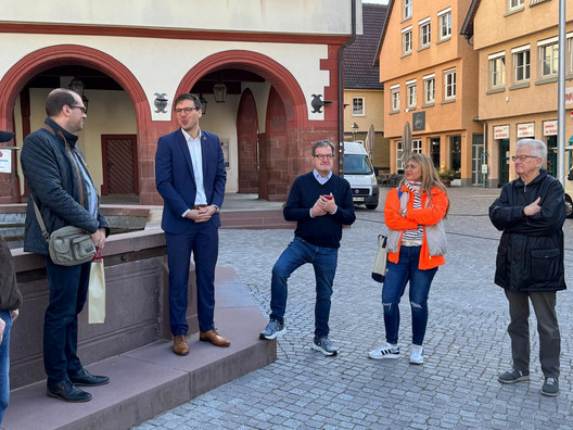 Begrüßung der Gruppe durch Chr. Walter