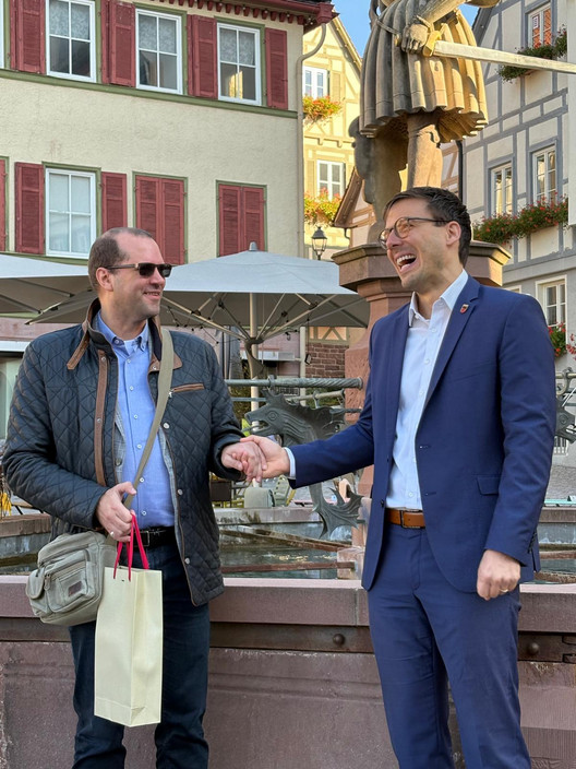 Dr. Larsen (l.) Chr. Walter (r.)